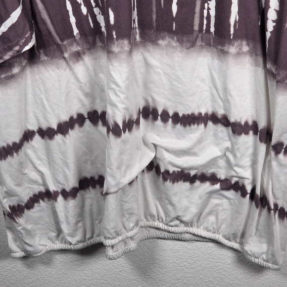 BloomChic Women's Short Sleeve Purple and White Top - Picture 9 of 9